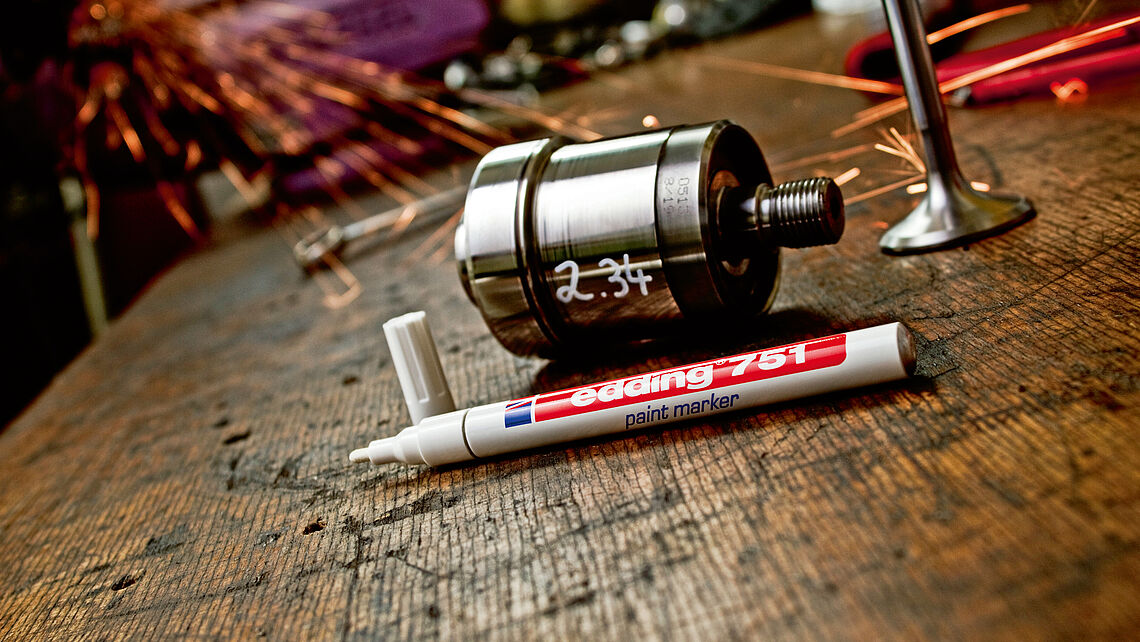 MARCADOR EDDING 751 PAIT MARKER PERMANENTE OPACO PRATEADO 54 2