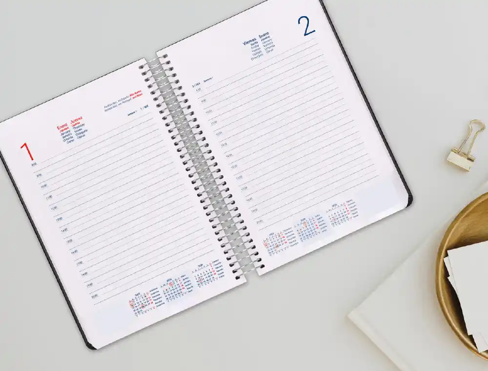 AGENDA ESPIRAL SYROS 15X21 2026 DIA PAGINA VERDE MILITAR 0